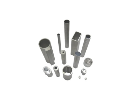 揭秘！制造業(yè)工廠為何偏愛“量身定制”的鋁型材？